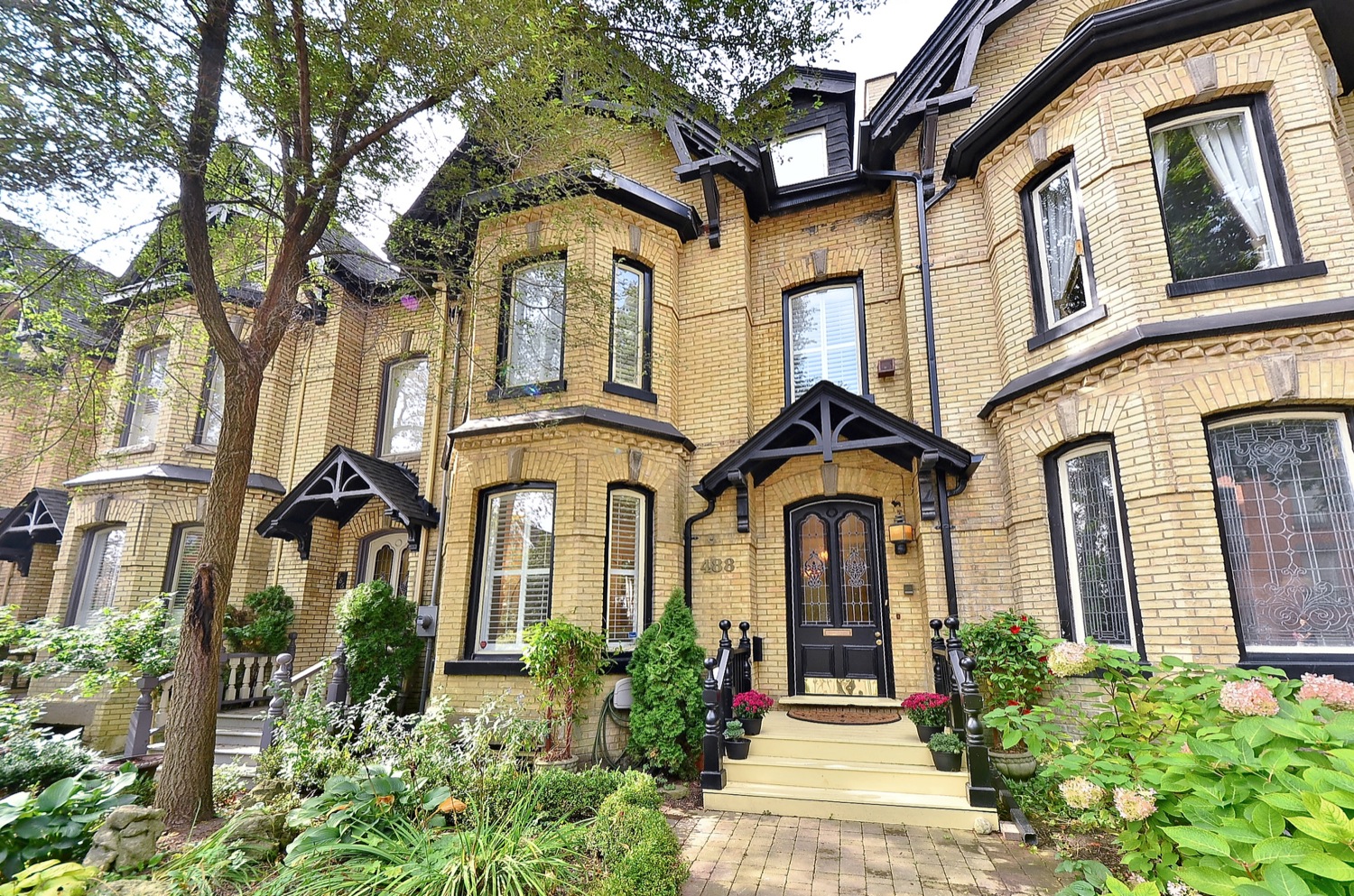 National Post: Home Of The Week: Rooftop Deck Great For Entertaining
